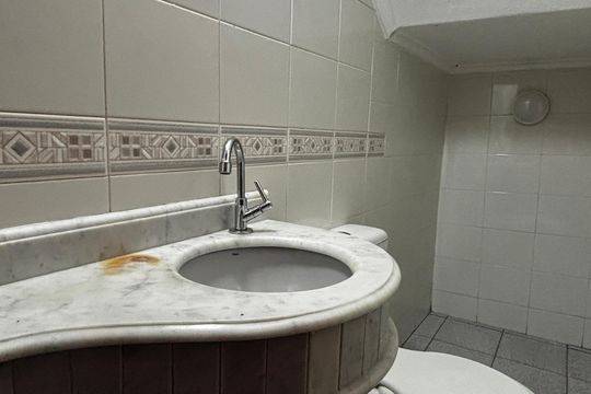 Lavabo de casa para alugar com 2 quartos, 158m² em Vila Vilma, Santo André