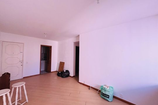 Sala de apartamento para alugar com 2 quartos, 68m² em Humaitá, Rio de Janeiro