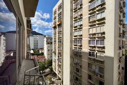 Vista da sala de apartamento para alugar com 2 quartos, 68m² em Humaitá, Rio de Janeiro