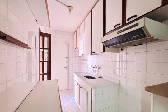 Cozinha de apartamento para alugar com 2 quartos, 68m² em Humaitá, Rio de Janeiro