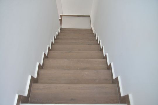 Escada de apartamento para alugar com 2 quartos, 110m² em Vila Príncipe de Gales, Santo André