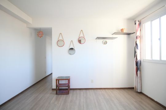 Sala de apartamento para alugar com 2 quartos, 40m² em Jardim Taboao, São Paulo