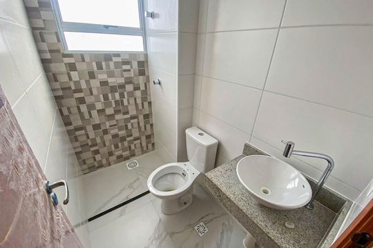 Banheiro de apartamento para alugar com 1 quarto, 45m² em Pau Miúdo, Salvador