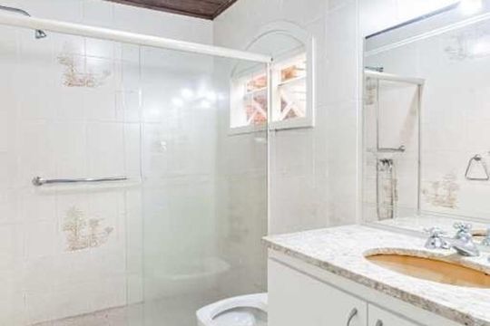Banheiro 2 de casa para alugar com 4 quartos, 277m² em Centro, Gravataí