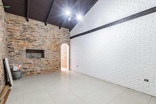 Área externa de casa para alugar com 4 quartos, 277m² em Centro, Gravataí