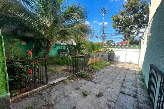 Área externa de casa para alugar com 3 quartos, 200m² em Piedade, Rio de Janeiro