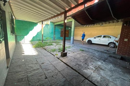 Área externa de casa para alugar com 3 quartos, 200m² em Piedade, Rio de Janeiro