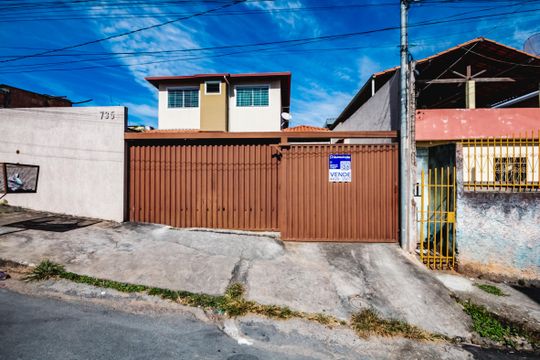 Fachada de casa de condomínio à venda com 2 quartos, 99m² em São Benedito, Belo Horizonte
