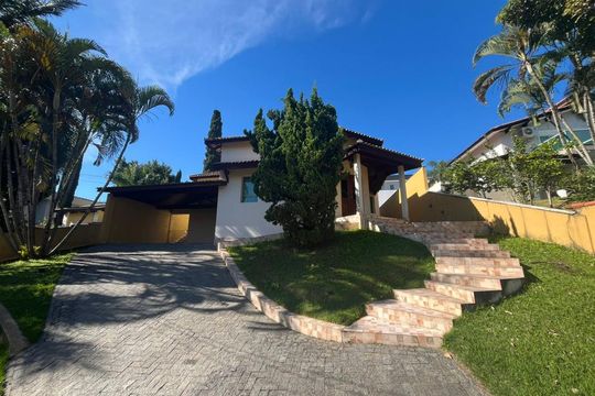 Fachada de casa de condomínio à venda com 3 quartos, 293m² em Nova Higienópolis, Barueri