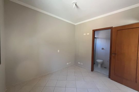 Quarto de casa de condomínio à venda com 3 quartos, 293m² em Nova Higienópolis, Barueri