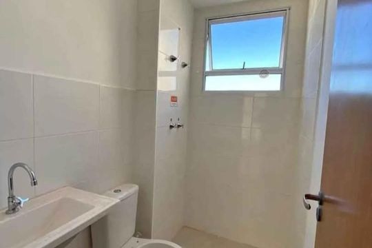 Banheiro de apartamento para alugar com 2 quartos, 50m² em São José do Barreto, Macaé