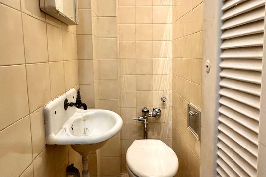 Lavabo de apartamento para alugar com 3 quartos, 95m² em Copacabana, Rio de Janeiro