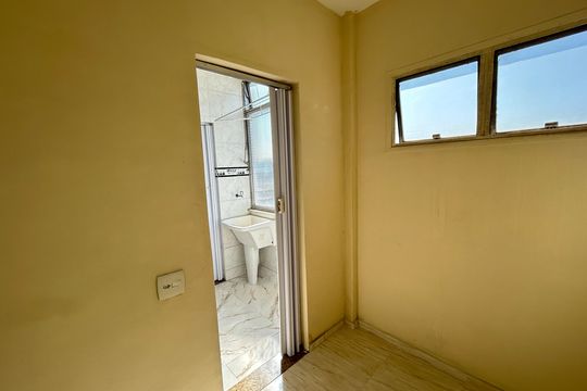 Quarto de Serviço de apartamento para alugar com 2 quartos, 68m² em Praça Seca, Rio de Janeiro