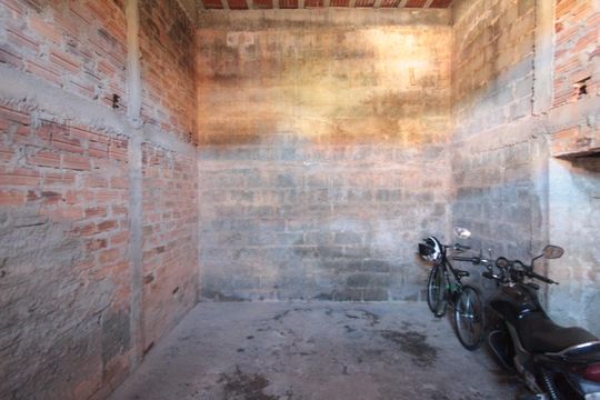 Garagem de casa à venda com 2 quartos, 212m² em Tupi, Belo Horizonte
