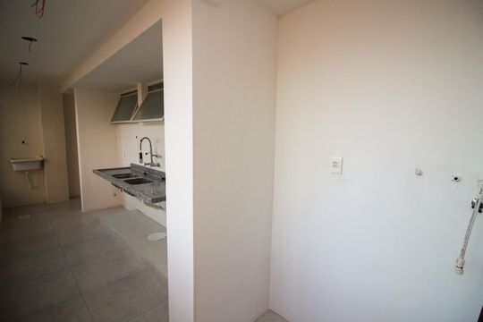 Cozinha e Área de Serviço de apartamento à venda com 3 quartos, 200m² em Centro Histórico, Porto Alegre