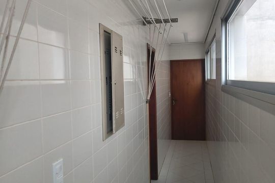 Apartamento à venda com 3 quartos, 179m² em Cambuí, Campinas