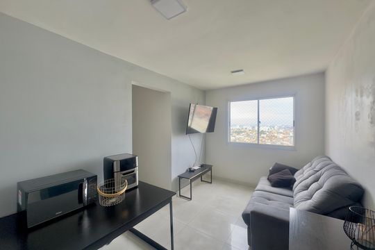 Sala de apartamento para alugar com 2 quartos, 45m² em Jardim Gracinda, Guarulhos
