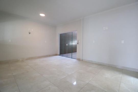 Sala de casa para alugar com 4 quartos, 360m² em Granada, Uberlândia