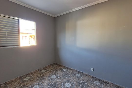 Quarto 02 de apartamento para alugar com 2 quartos, 42m² em Vila Ursulina, Itaquaquecetuba