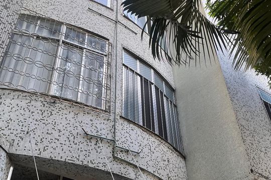 Fachada  de apartamento à venda com 3 quartos, 121m² em Copacabana, Rio de Janeiro