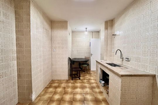 Cozinha  de apartamento à venda com 3 quartos, 121m² em Copacabana, Rio de Janeiro