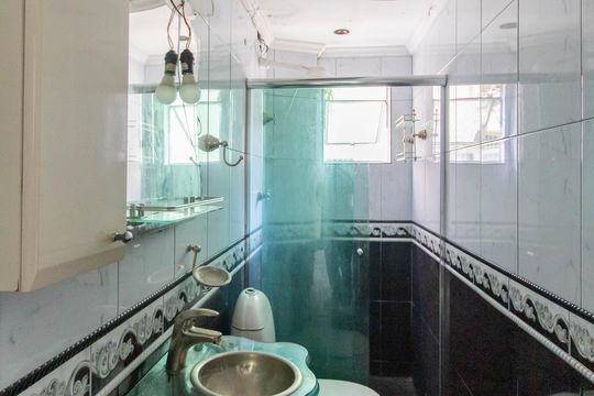 Banheiro de apartamento para alugar com 2 quartos, 55m² em Centro, Guarulhos