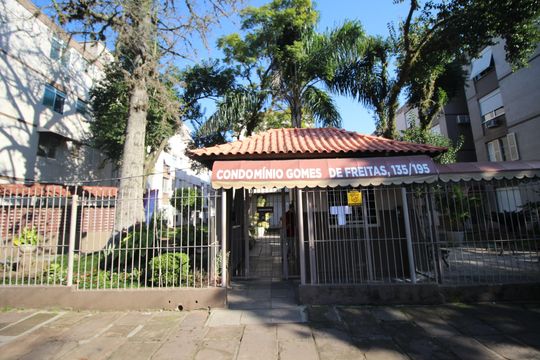 Fachada de apartamento à venda com 2 quartos, 44m² em Vila Ipiranga, Porto Alegre