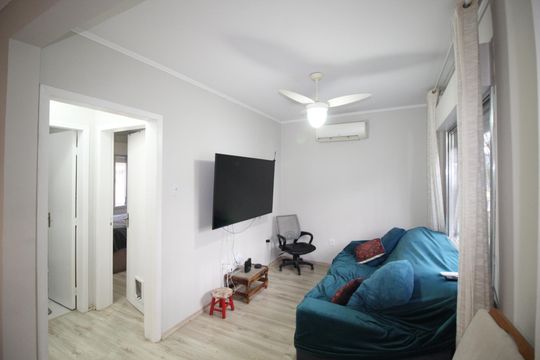 Sala de apartamento para alugar com 2 quartos, 44m² em Vila Ipiranga, Porto Alegre