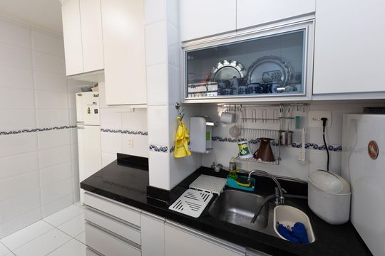 Cozinha de apartamento para alugar com 3 quartos, 99m² em Santo Antônio, Belo Horizonte