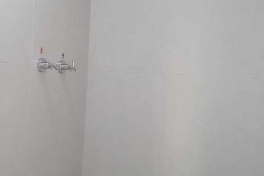 Banheiro de kitnet/studio para alugar com 1 quarto, 24m² em Vila Olímpia, São Paulo