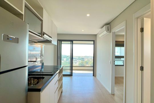 Cozinha de apartamento para alugar com 1 quarto, 43m² em Pinheiros, São Paulo