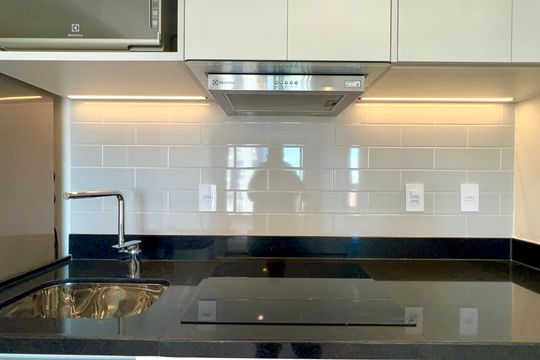 Cozinha de apartamento para alugar com 2 quartos, 58m² em Pinheiros, São Paulo