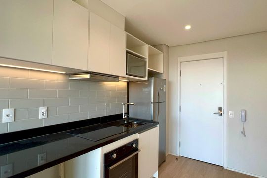 Cozinha de apartamento para alugar com 2 quartos, 48m² em Pinheiros, São Paulo