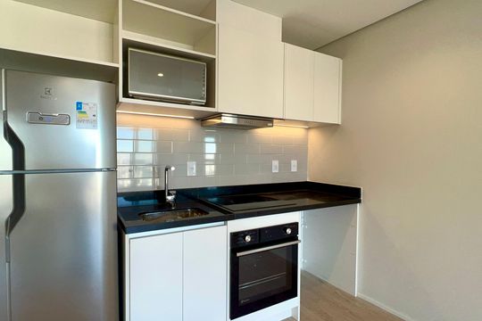 Cozinha de apartamento para alugar com 2 quartos, 58m² em Pinheiros, São Paulo