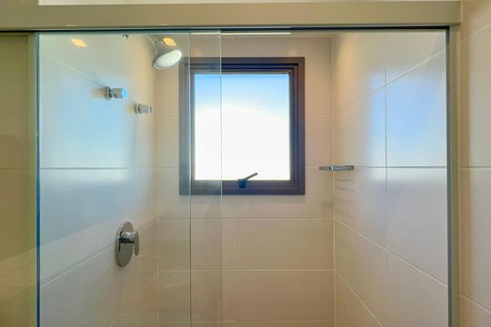 Banheiro da Suíte de apartamento para alugar com 2 quartos, 58m² em Pinheiros, São Paulo