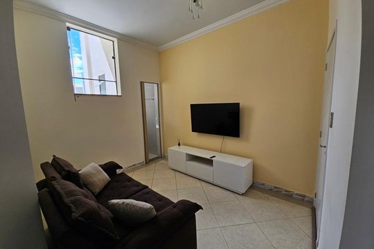 Sala de kitnet/studio para alugar com 1 quarto, 45m² em Centro, Taubaté
