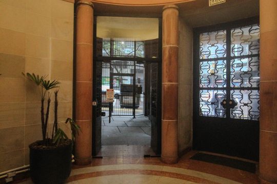 Hall de entrada de apartamento para alugar com 3 quartos, 230m² em Centro Histórico, Porto Alegre