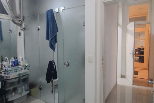 Banheiro da Suíte de apartamento para alugar com 3 quartos, 230m² em Centro Histórico, Porto Alegre
