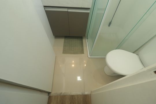 Banheiro de apartamento à venda com 1 quarto, 26m² em Jardim da Gloria, São Paulo