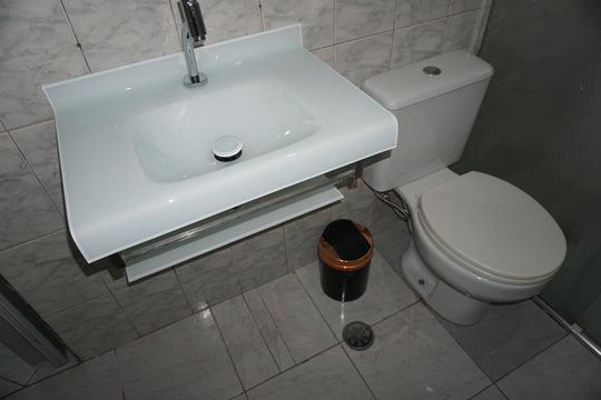 Banheiro de casa para alugar com 2 quartos, 50m² em Jardim Colegio, Embu das Artes