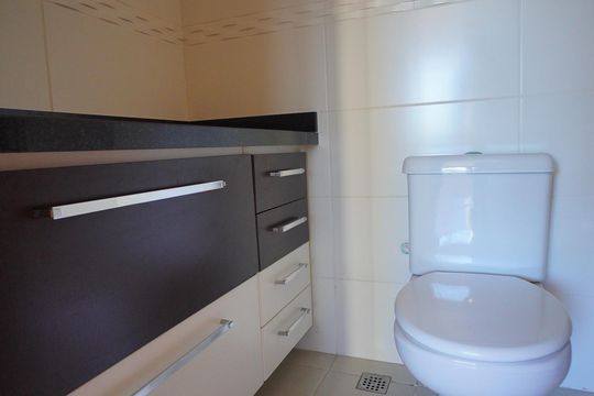 Banheiro 1 suite  de apartamento para alugar com 2 quartos, 65m² em Jardim Europa, Porto Alegre