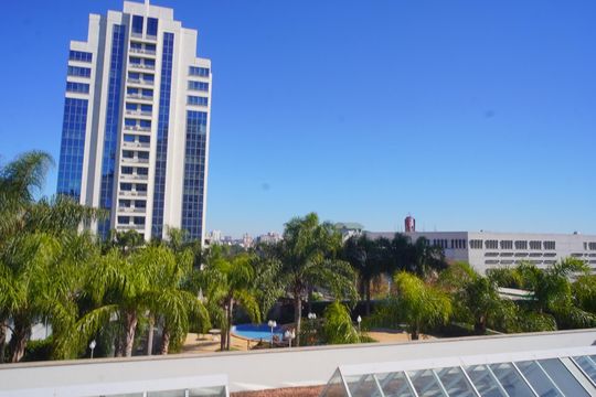Vista da Rua de apartamento para alugar com 2 quartos, 65m² em Jardim Europa, Porto Alegre