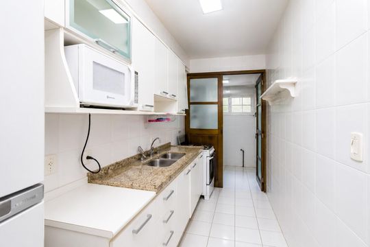 Cozinha de apartamento para alugar com 2 quartos, 76m² em Petrópolis, Porto Alegre
