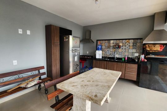 Área externa de casa à venda com 3 quartos, 247m² em Jardim Alto da Colina, Valinhos