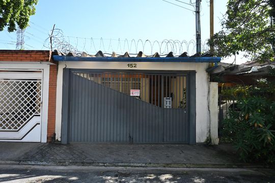 Fachada de casa à venda com 3 quartos, 224m² em Vila Sonia, São Paulo