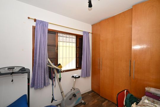 Quarto 2 de casa à venda com 3 quartos, 224m² em Vila Sonia, São Paulo