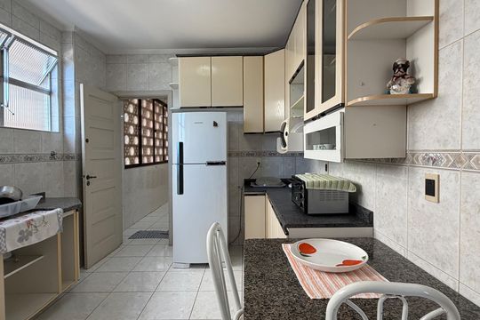 Cozinha de apartamento para alugar com 3 quartos, 212m² em José Menino, Santos