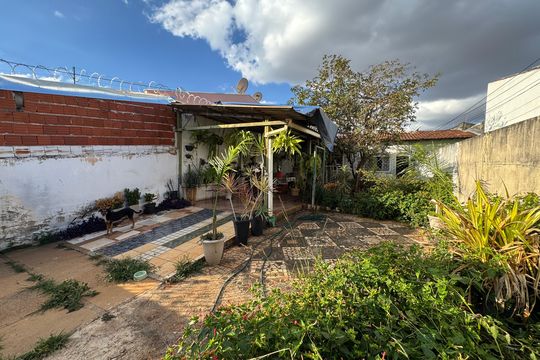 Garagem anexo 1 de casa à venda com 4 quartos, 340m² em Qnd 35, Brasília