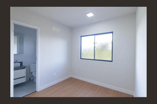 Apartamento à venda com 2 quartos, 56m² em Campo Comprido, Curitiba