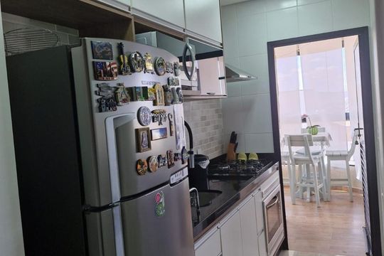 Cozinha de apartamento à venda com 3 quartos, 84m² em Vila Olivo, Valinhos